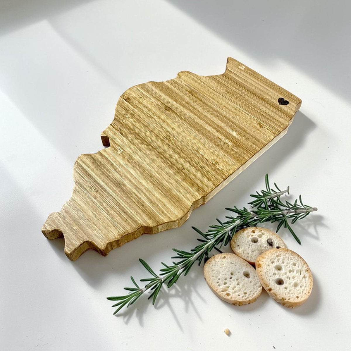 Illinois Cutting Board – Personalized Illinois Shaped Bamboo Charcuterie Board - Sierra Heirloom